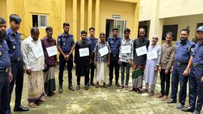 গোয়াইনঘাটে নৌপথে চাঁদাবাজির মামলায় প্রধান আসামি আজমলসহ র‍্যাবের হাতে আটক-৭