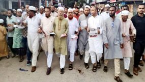 গোয়াইনঘাট ফতেহপুর বাজারে হাকিম চৌধুরীর লিফলেট বিতরণ