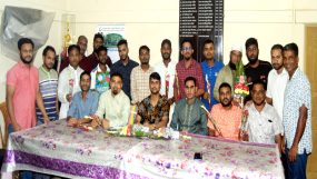 আখালিয়া নতুন বাজার ব্যবসায়ী সমিতির নবনির্বাচিত কমিটিকে শাবিপ্রবি কর্মচারী ইউনিয়নের সম্মাননা প্রদান