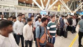 মালয়েশিয়ার বিমানবন্দরে আটকা ৯৮ বাংলাদেশি