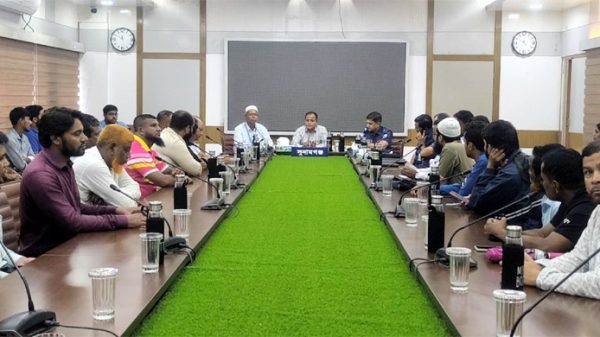 ১৬ ঘণ্টা দুর্ভোগের পর সুনামগঞ্জের পরিবহন ধর্মঘট প্রত্যাহার