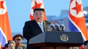 ১০ হাজার ‘বীর’ সেনাকে সম্মান জানালেন কিম জং উন