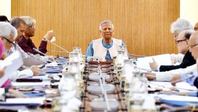 সচিবালয়ে উপদেষ্টা পরিষদের বৈঠক শুরু