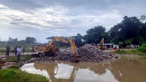 সিলেটে পুকুর থেকে উদ্ধার দেড় লাখ ঘনফুট পাথর