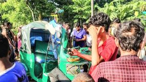 সিএনজিকে ট্রাকের ধাক্কা, মা-মেয়েসহ তিনজনের মৃত্যু