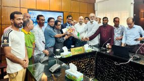 সিলেটের জেলা প্রশাসককে ইলেকট্রনিক্স এসোসিয়েনের ফুলেল শুভেচ্ছা