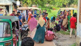 এক বোনকে বাঁচাতে পুকুরে নামে আরও দুই বোন, একসাথে তিন শিশুর মৃত্যু