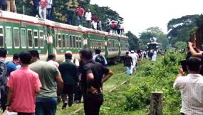 কালনী এক্সপ্রেসের তিন বগি চলন্ত অবস্থায় বিচ্ছিন্ন