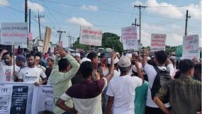 জমিয়ত নেতা হত্যাকারীদের বিচার দাবিতে সিলেট-সুনামগঞ্জ সড়ক অবরোধ