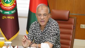 পাশের দেশ থেকে বিশৃঙ্খলা সৃষ্টির চেষ্টা হচ্ছে: স্বরাষ্ট্র উপদেষ্টা