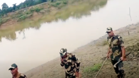 জকিগঞ্জে বাংলাদেশে ঢুকে স্থাপনা ভাঙচুর, স্থানীয়দের প্রতিরোধে পিছু হটল বিএসএফ