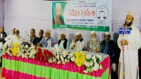 লালাবাজারে উঠান বৈঠক : ইনসাফ ও ন্যায়বিচার প্রতিষ্ঠার প্রতীক দাঁড়িপাল্লা-মাওলানা লোকমান আহমদ