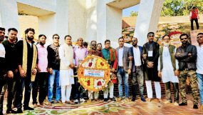 মহান বিজয় দিবসে বিএনপির যুগ্ম মহাসচিব হুমায়ুন কবিরের পক্ষ থেকে শ্রদ্ধাঞ্জলি নিবেদন