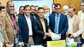 মুক্তিযুদ্ধা, জুলাই যুদ্ধা, চা শ্রমিক, সাংবাদিক ও তরুণ প্রজন্মের প্রতিনিধি নিয়ে মনোনয়ন জমা দিলন খন্দকার মুক্তাদির