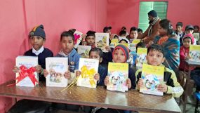 সিলেটে নতুন বছরের প্রথম দিনে নতুন বইয়ে শিক্ষার্থীদের উচ্ছ্বাস