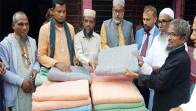 ওসমানীনগরে ডা: এখলাছুর ফাউন্ডেশনের শীতবস্ত্র বিতরণ