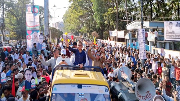 ক্ষমতা চাইতে আসিনি, আপনাদের পাশে থাকতে এসেছি: খন্দকার মুক্তাদির