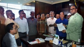 সিসিকের প্রশাসক বরাবর ব্যাটারি চালিত রিক্সা মালিক শ্রমিক ঐক্য পরিষদের স্মারকলিপি