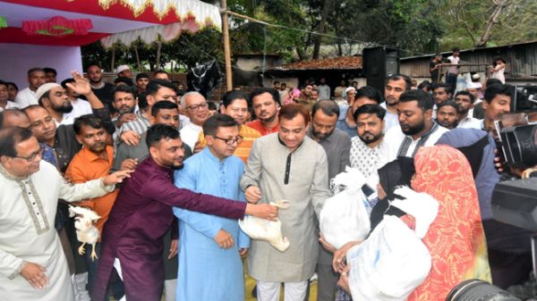 ঈদ যাত্রায় জ্বালানি মূল্য বৃদ্ধির প্রভাব পড়বে না সিলেটে বাণিজ্যমন্ত্রী মুক্তাদির