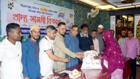 সমাজের পিছিয়ে পড়া মানুষের মুখে হাসি ফোটাচ্ছে সিলেট ইয়াং স্টার এর খাদ্যসামগ্রী বিতরণে-কয়েস লোদী