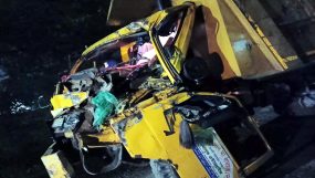 মধ্যরাতে শাবিপ্রবিতে দুই ট্রাকের সংঘর্ষ, অল্পের জন্য রক্ষা পেলেন দুই শিক্ষার্থী