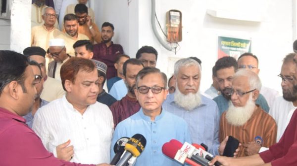 জ্বালানির কারণে শিল্পে উৎপাদন কমবে না : সিলেটে শিল্প ও বাণিজ্য মন্ত্রী-মুক্তাদির