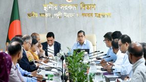 শহর ঘুরে দেখুন, জনগণের কাছে যান-প্রশাসকদের প্রতি স্থানীয় সরকার প্রতিমন্ত্রী