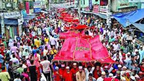 সিলেট শাহজালাল (রহ.) এর গিলাফ ছড়ানোর মধ্যে ওরস শুরু, ভক্তদের ঢল