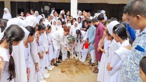 সিলেট আম্বরখানা গার্লস স্কুল এন্ড কলেজে বৃক্ষরোপণ কর্মসূচিতে: কয়েস লোদী