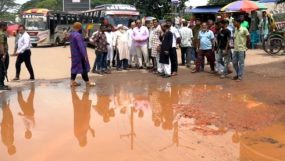 সিলেটের ভাঙাচোরা সড়ক নিয়ে সিসিক প্রশাসকের ক্ষোভ, দ্রুত সংস্কারের আহ্বান