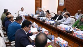 ফ্যামিলি কার্ড কর্মসূচি সারা দেশে সম্প্রসারণের পরিকল্পনা নিয়ে প্রধানমন্ত্রীর বৈঠক