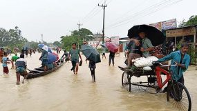 চট্টগ্রামের সাতকানিয়ায় পানিবন্দি লাখো মানুষ